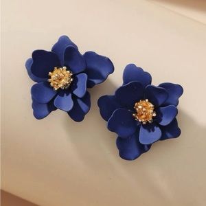 FLOWER EARRINGS  MATTE FINISH NAVY/GOLD